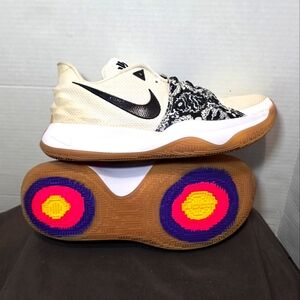 Nike Kyrie 1 Low EP Black White Gum Rubber Mens Size 7.5 #A08979-100